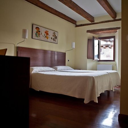Hospederia Porta Coeli Hotel ซีเกว็นซา ภายนอก รูปภาพ
